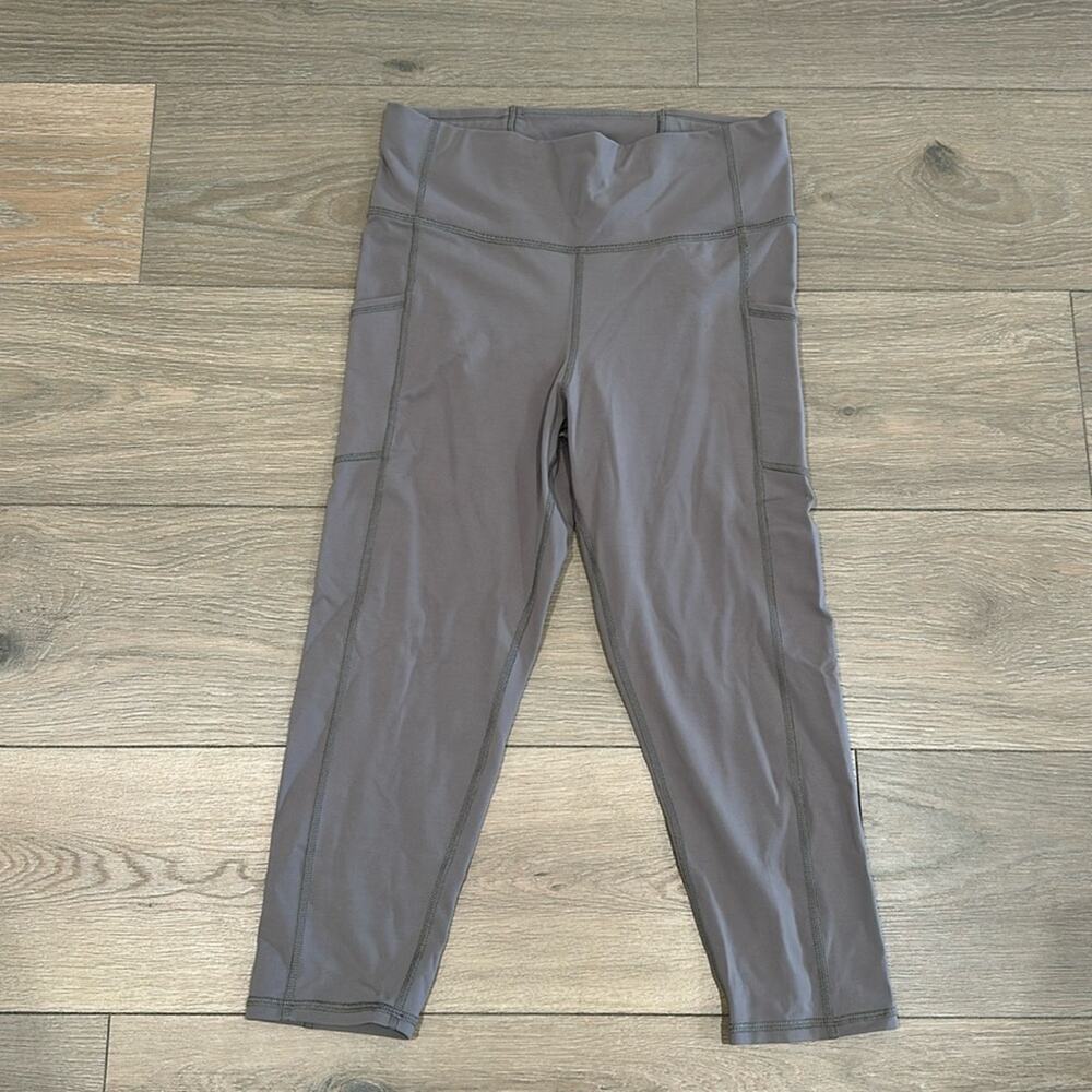 SAVVI Gray Purple Nylon Cropped Side Pocket Active Workout Capri Leggings Size M